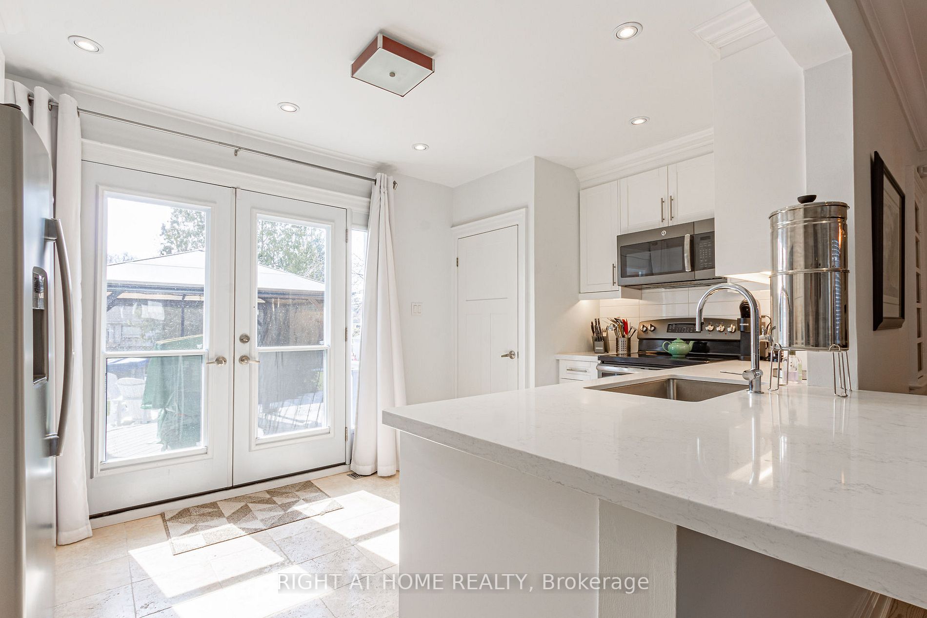 886 King Rd