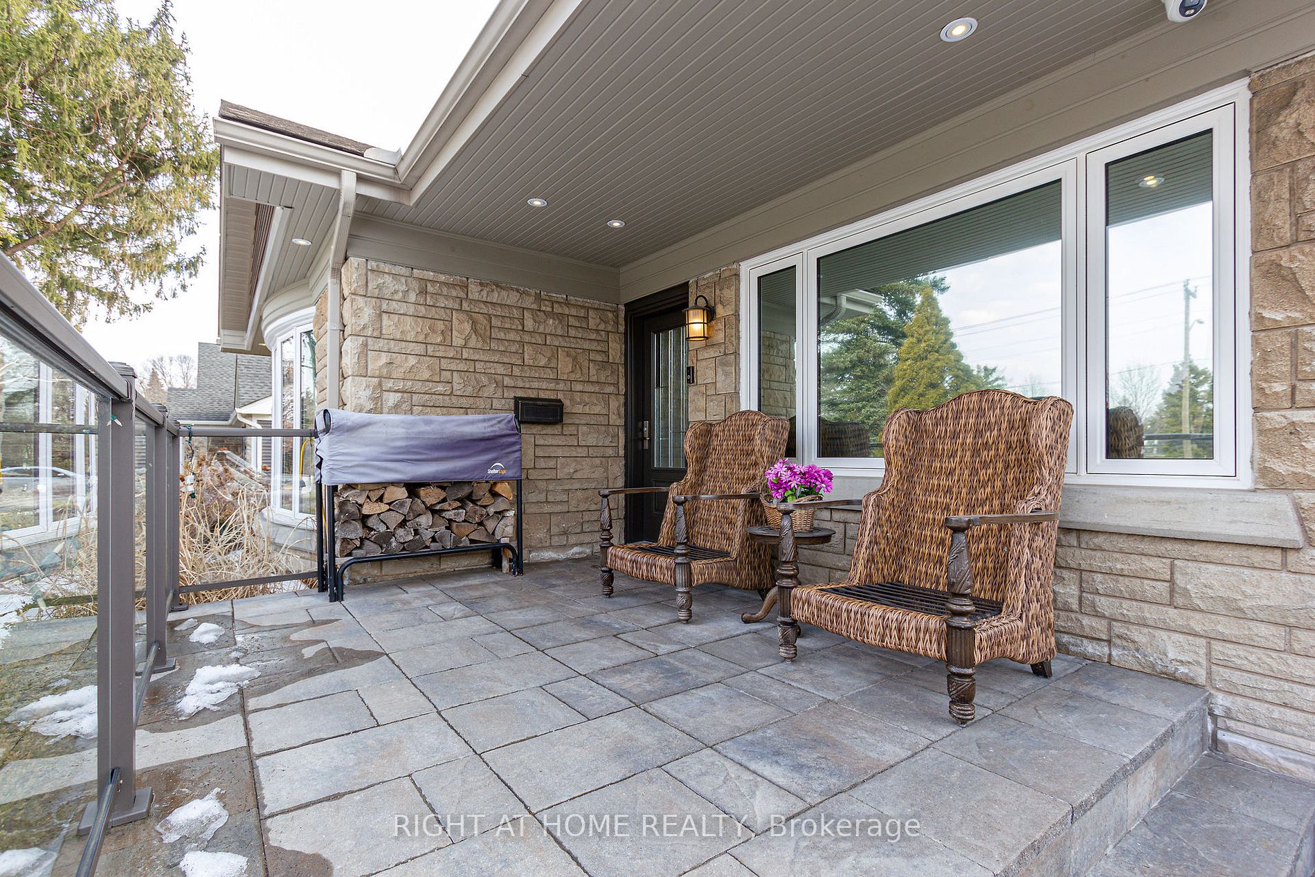 886 King Rd