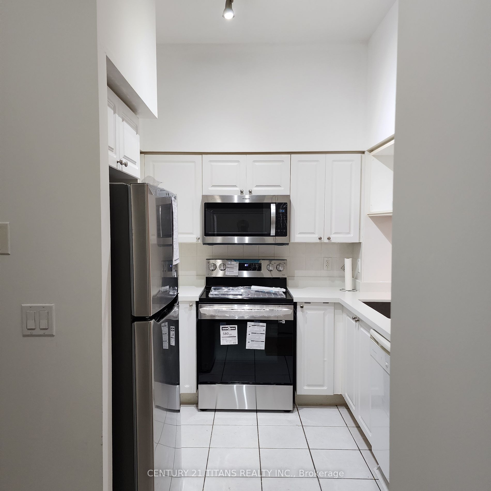 Listing W5935148 - Large Photo # 3