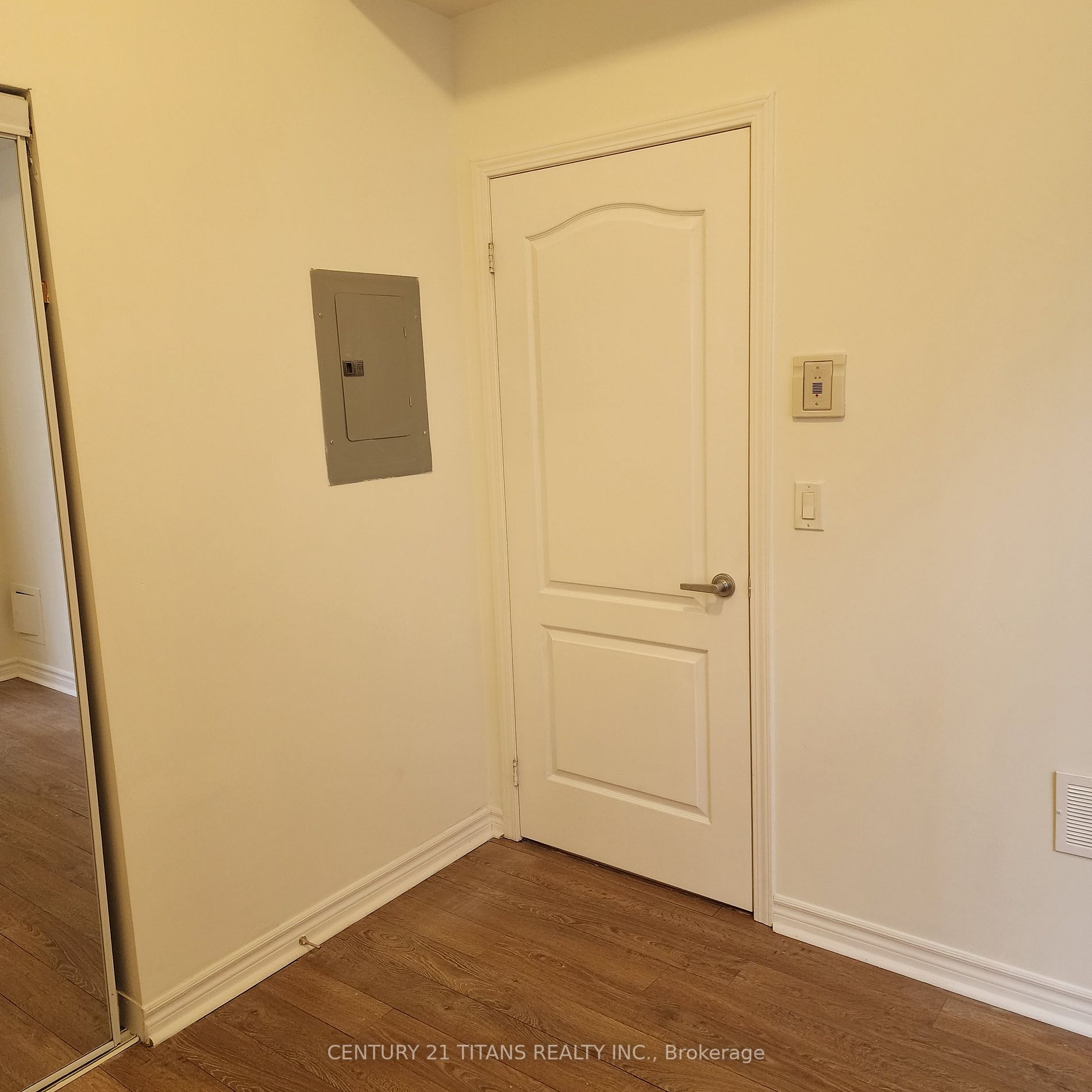Listing W5935148 - Large Photo # 9