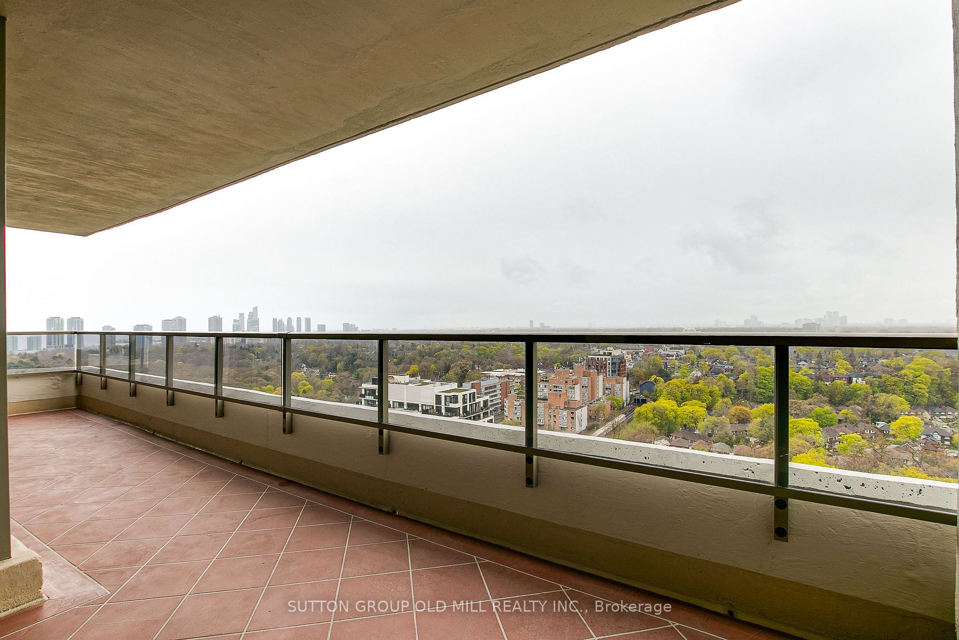 50 Quebec Ave, #1902