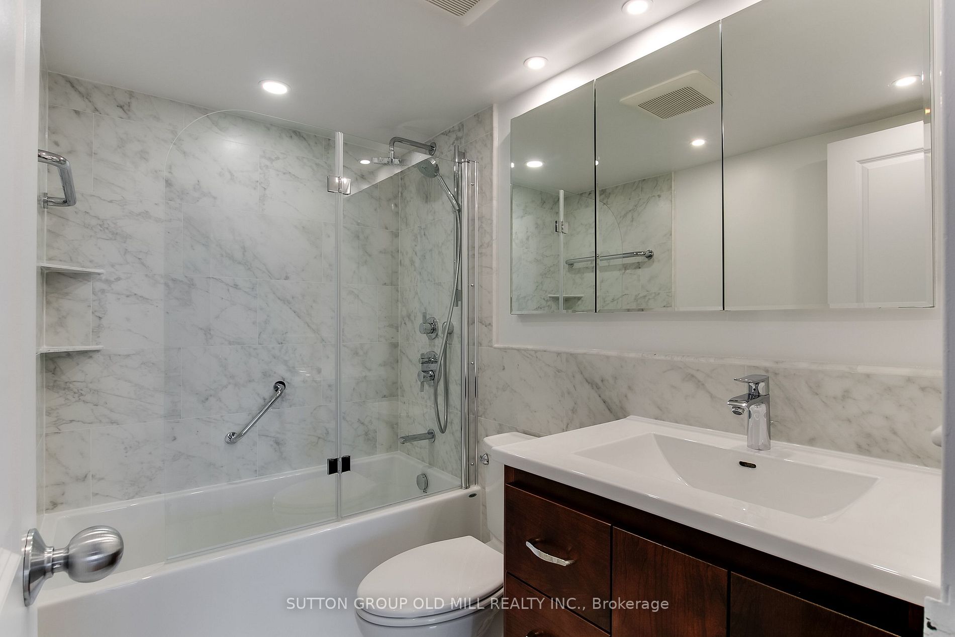 50 Quebec Ave, #1902