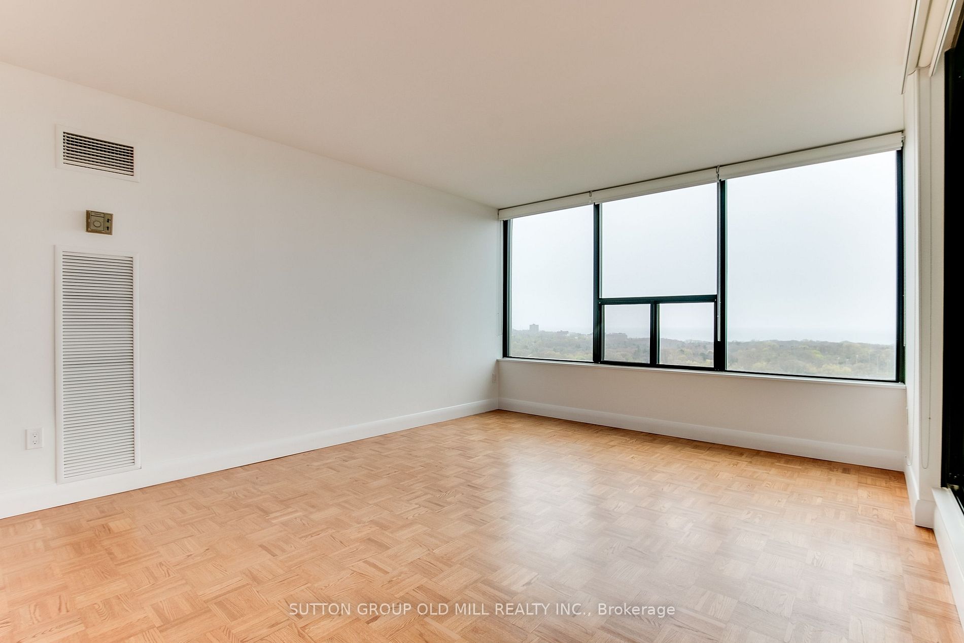 50 Quebec Ave, #1902