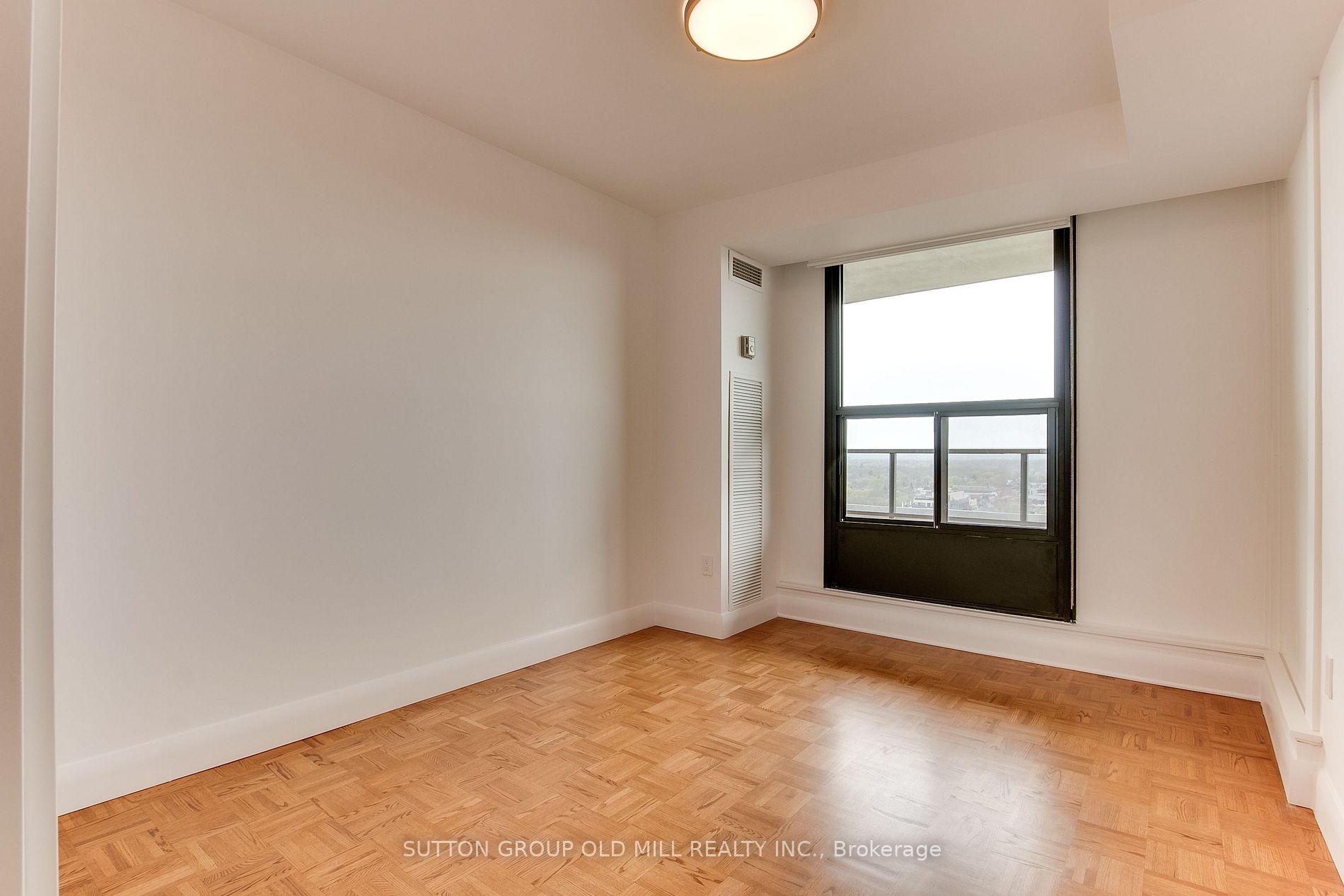 50 Quebec Ave, #1902