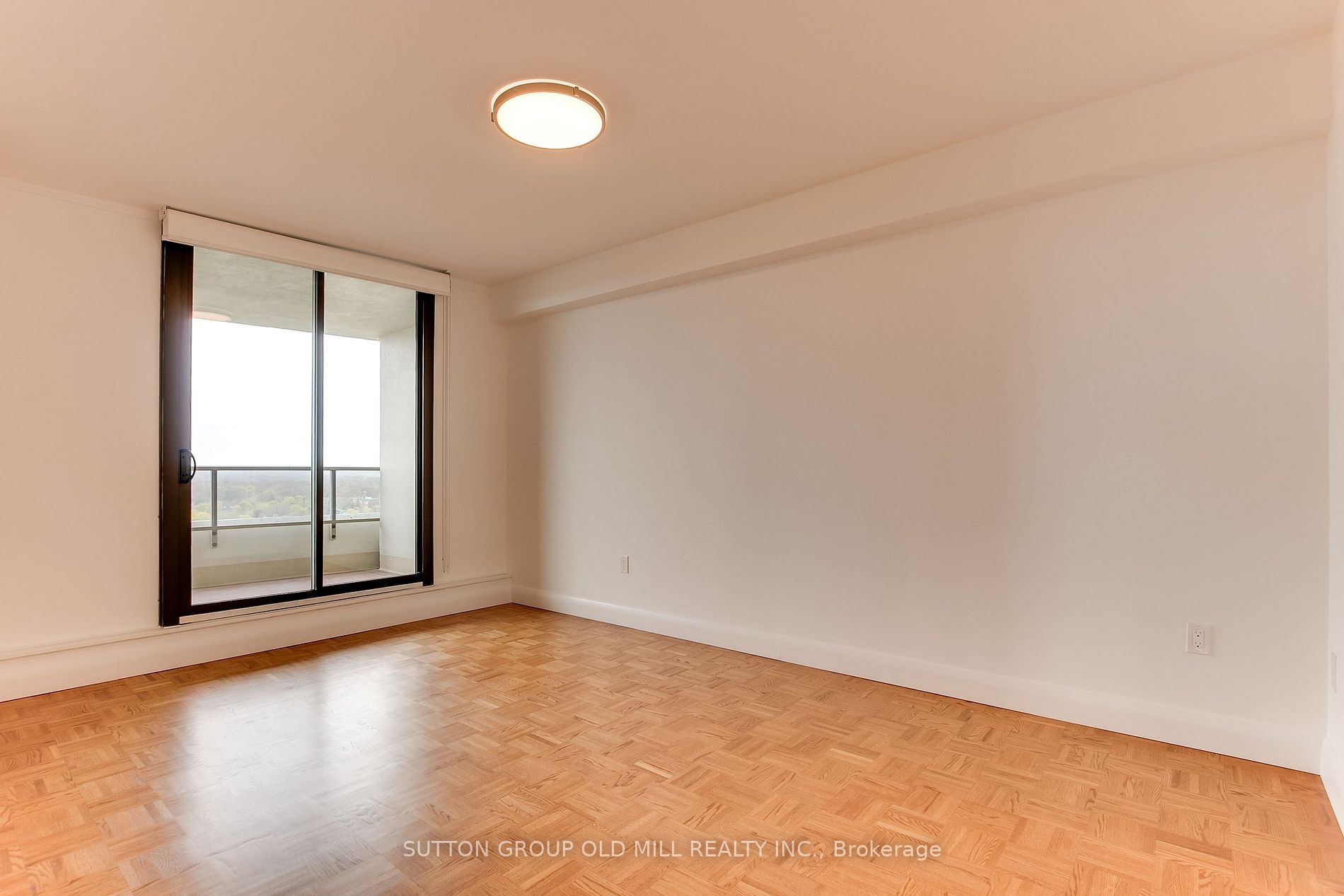 50 Quebec Ave, #1902