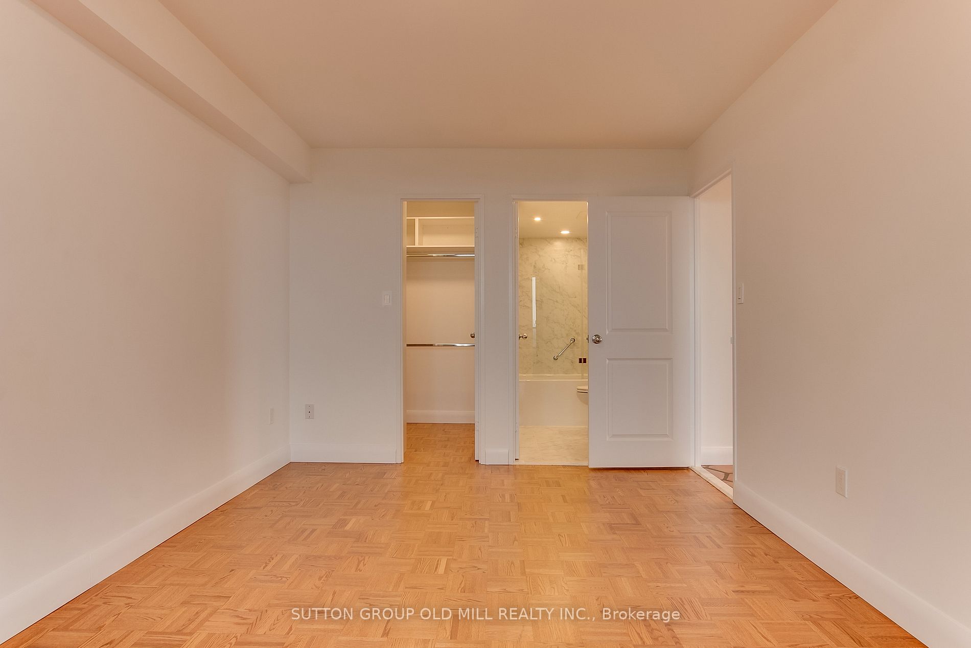 50 Quebec Ave, #1902