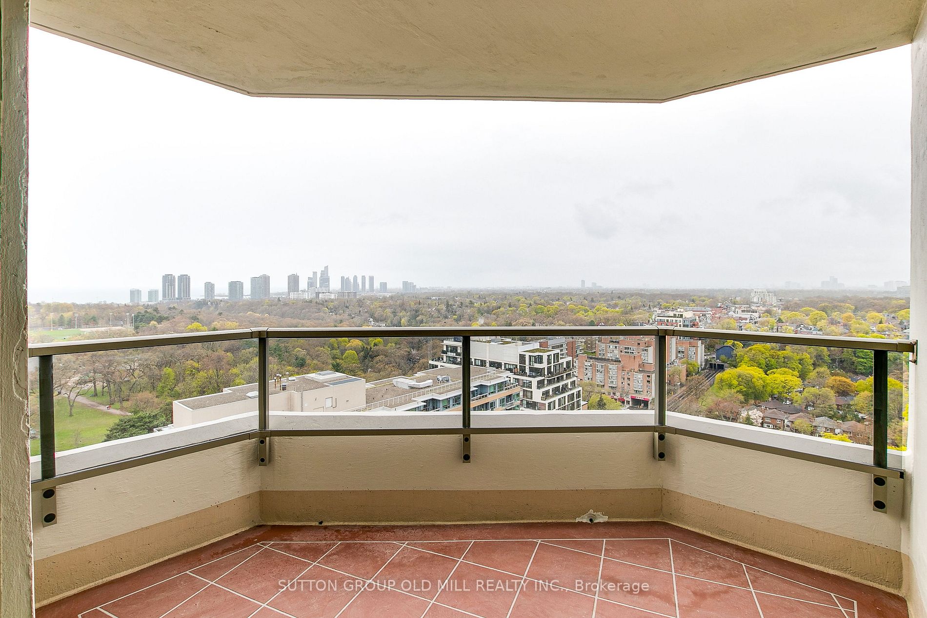 50 Quebec Ave, #1902