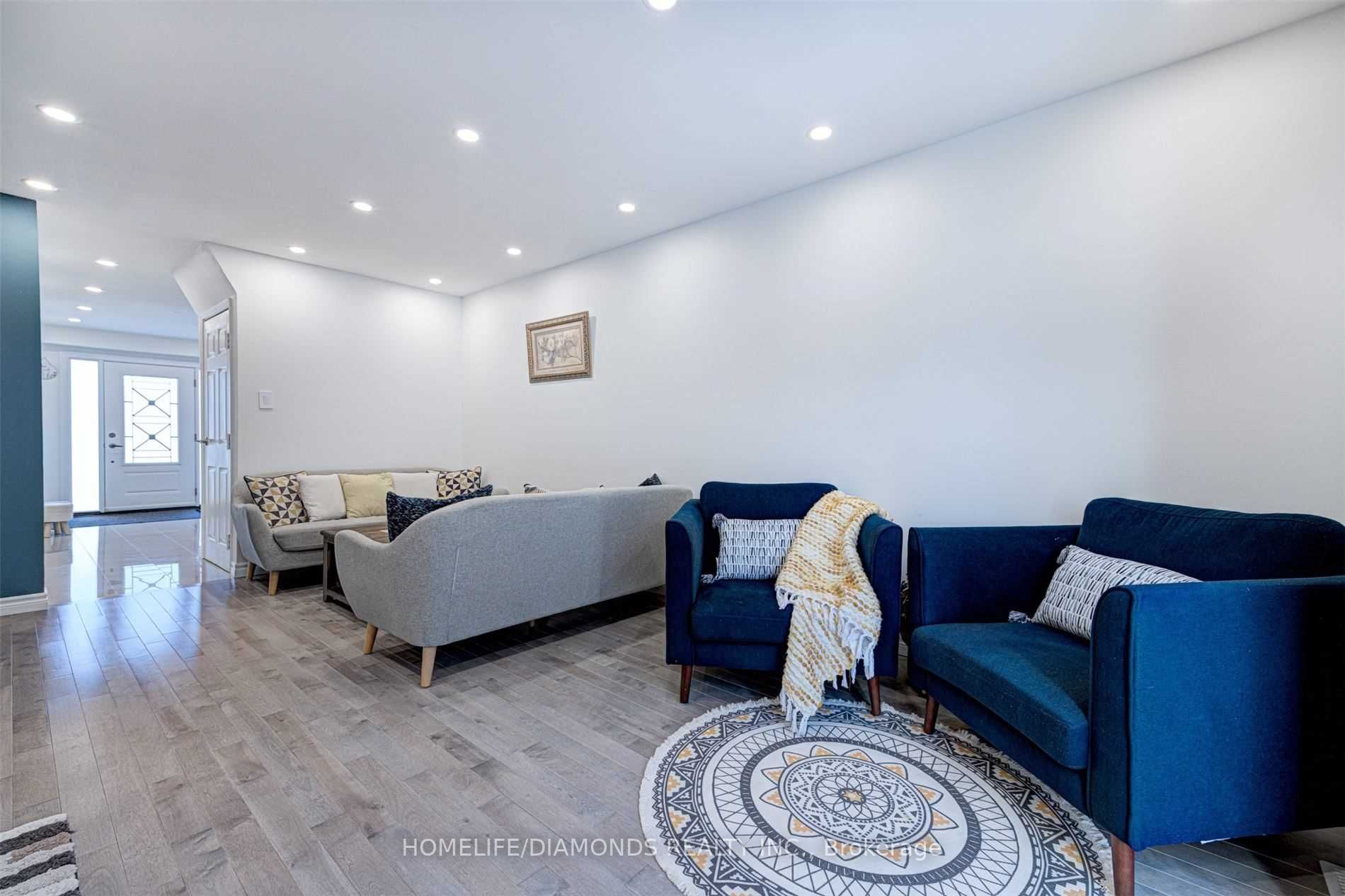 68 Radford Dr