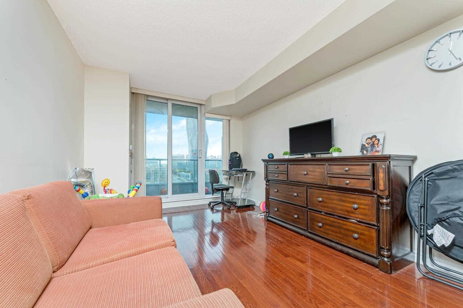 Listing W5935817 - Large Photo # 12