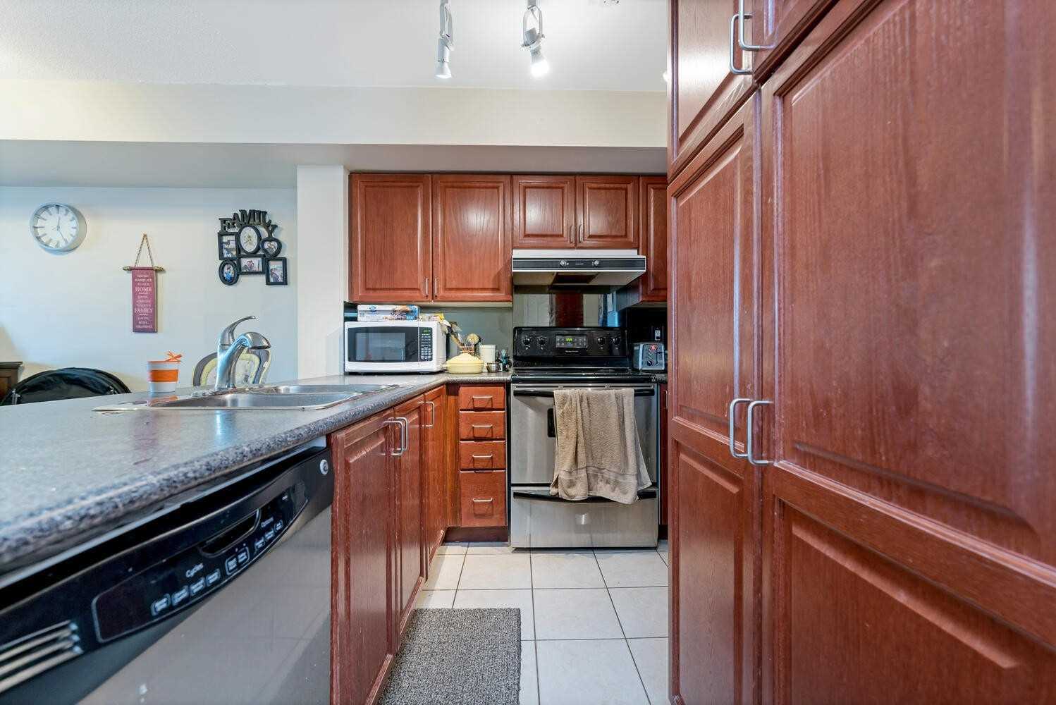 Listing W5935817 - Large Photo # 10