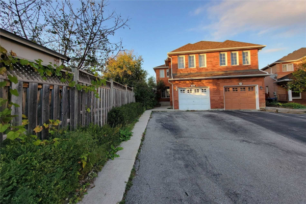 1329 Whiffletree Crt, Mississauga