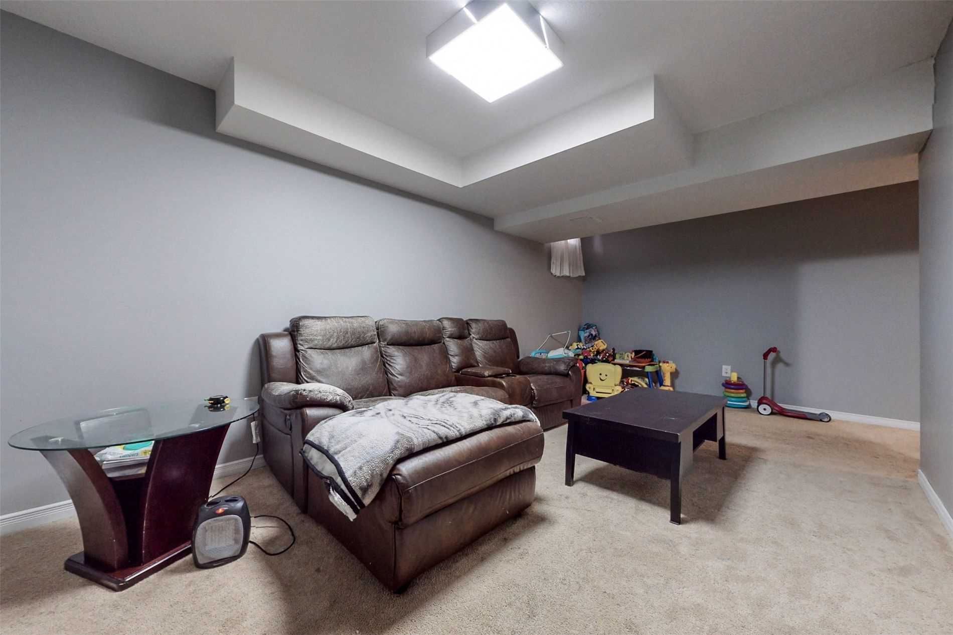 52 Abercrombie Crescent