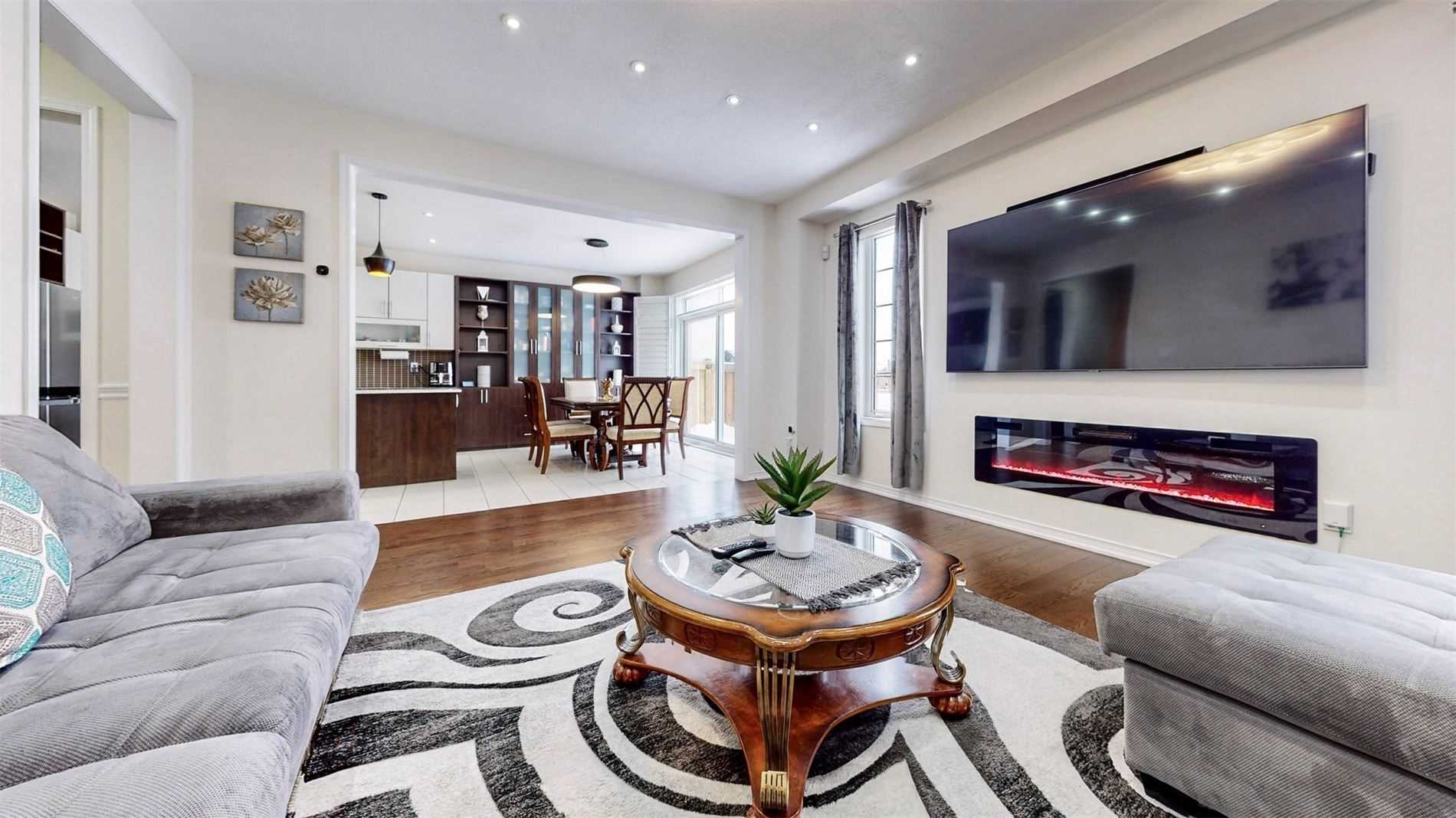 52 Abercrombie Crescent