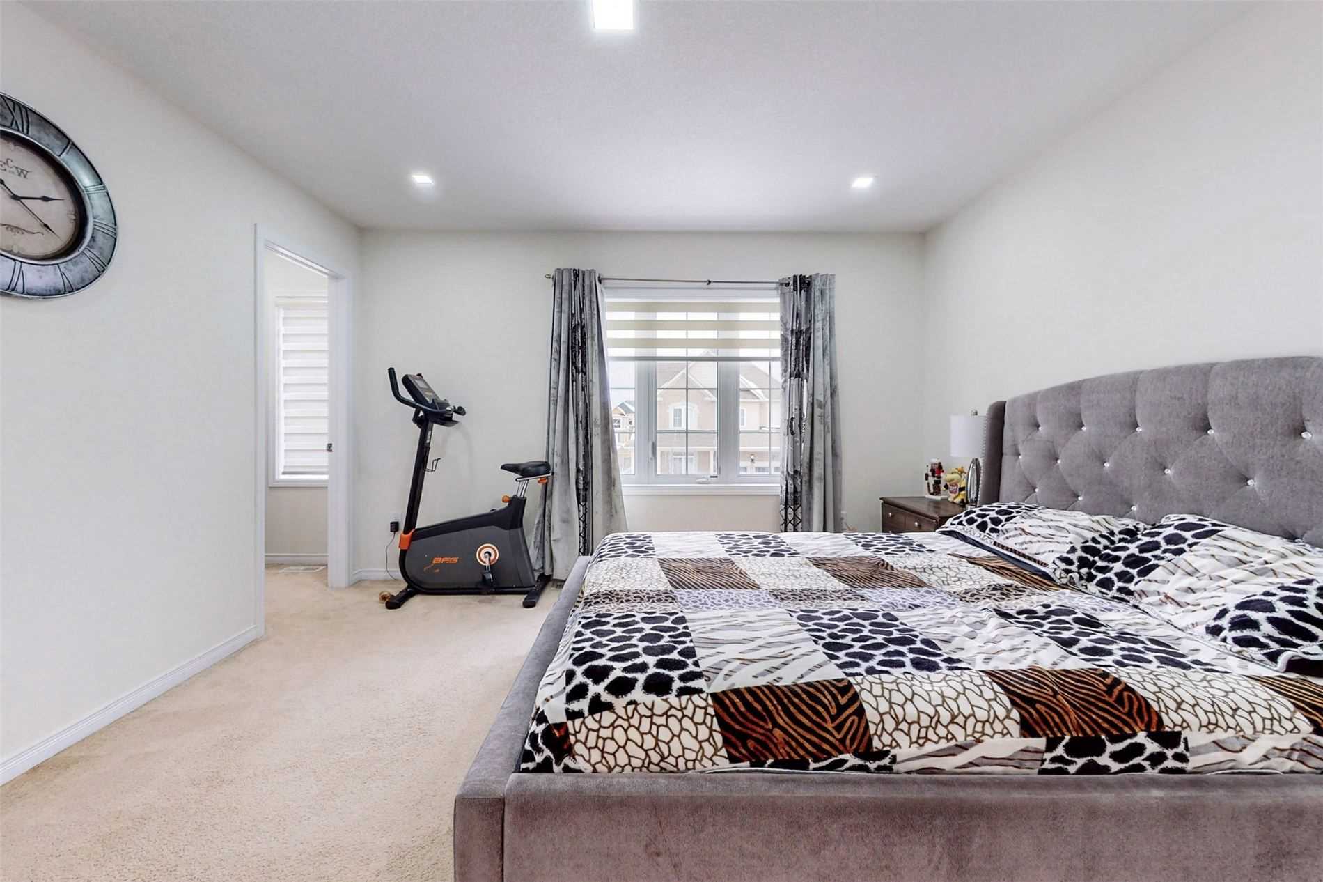 52 Abercrombie Crescent