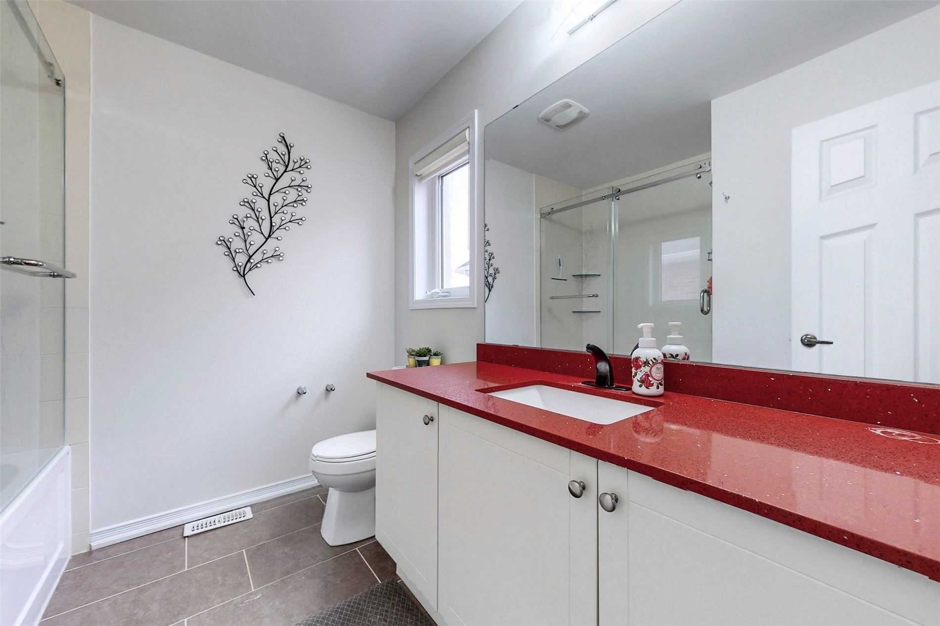 52 Abercrombie Crescent