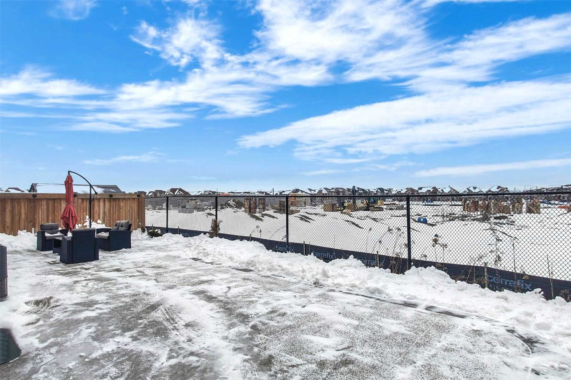 52 Abercrombie Crescent