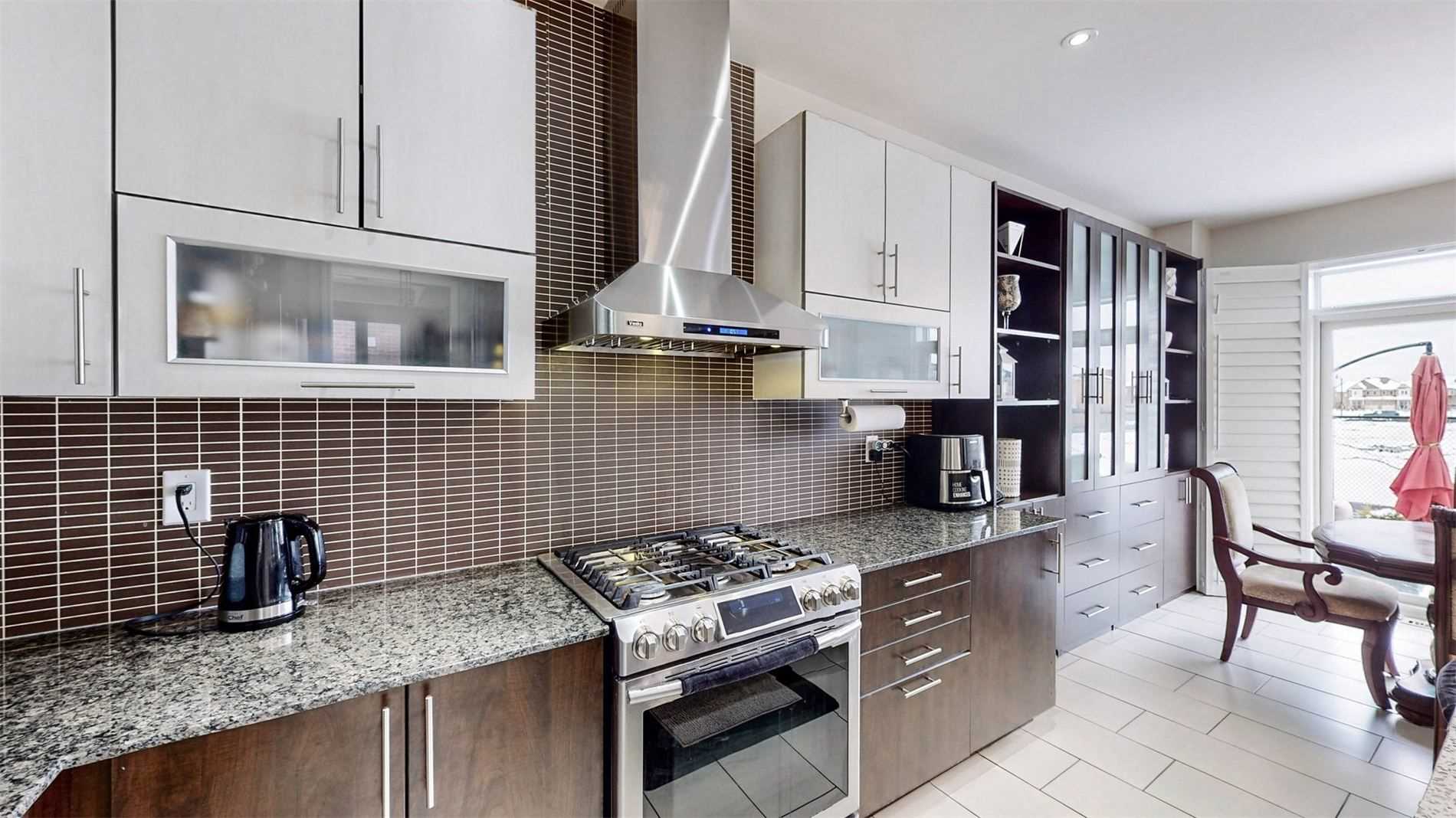 52 Abercrombie Crescent