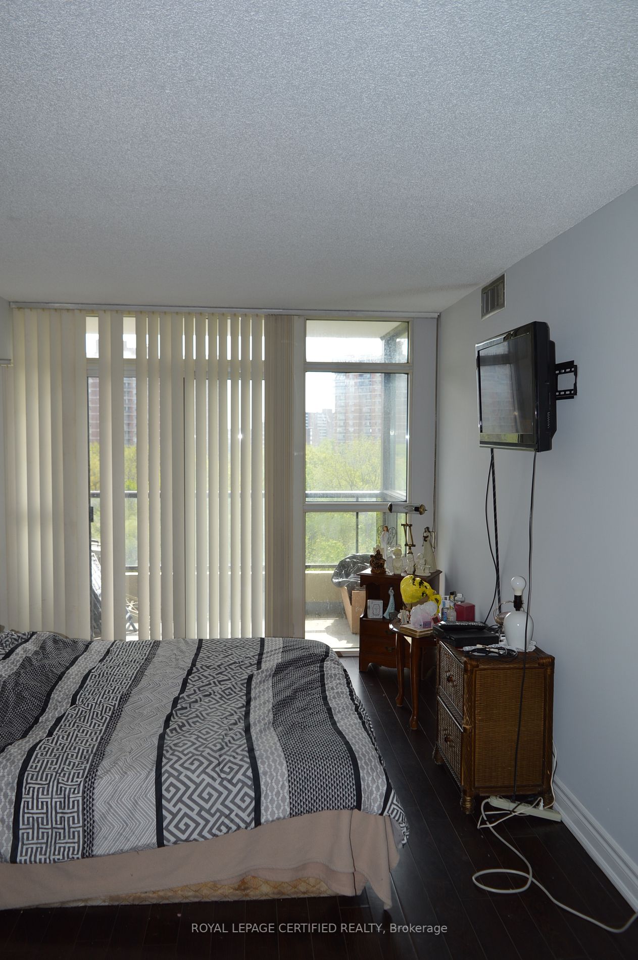 Listing W5937336 - Large Photo # 13