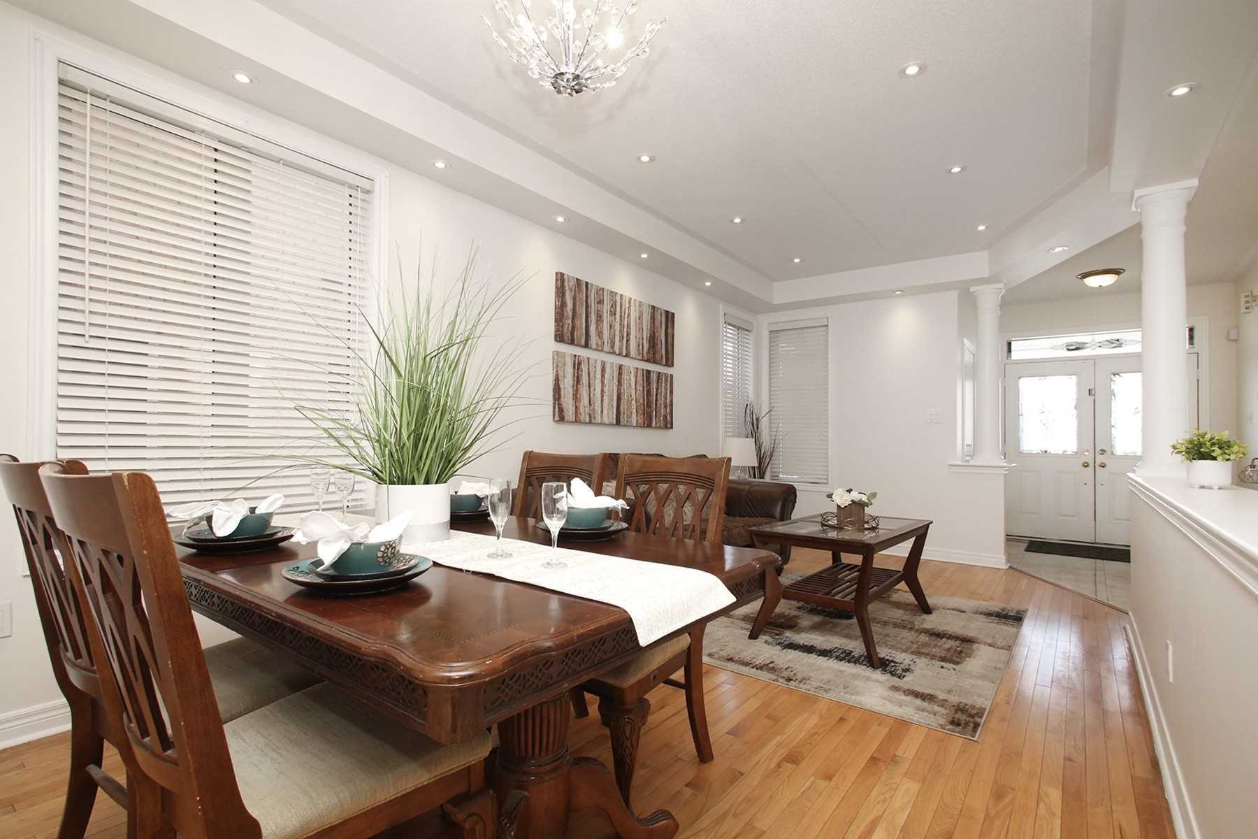 18 Covebank Cres