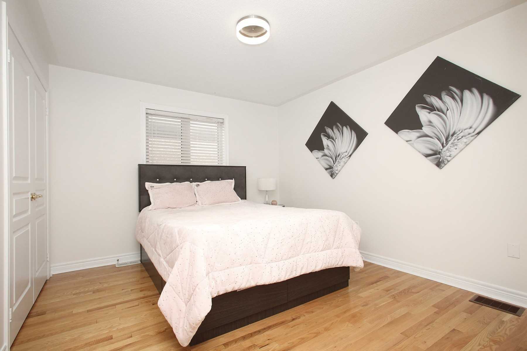 18 Covebank Cres