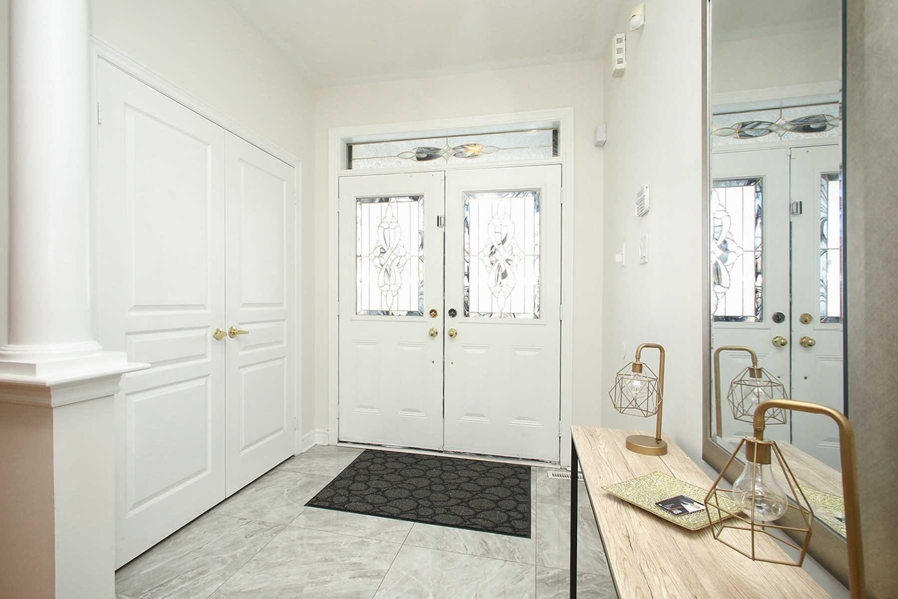 18 Covebank Cres