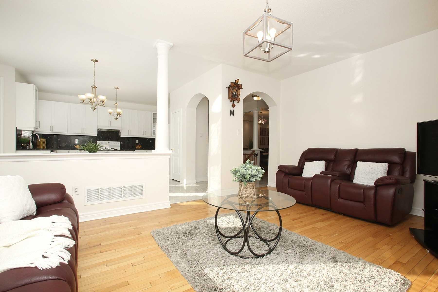 18 Covebank Cres