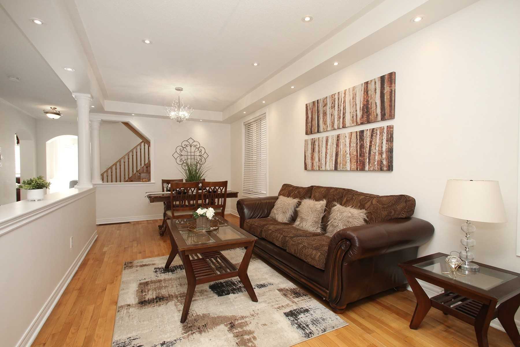 18 Covebank Cres