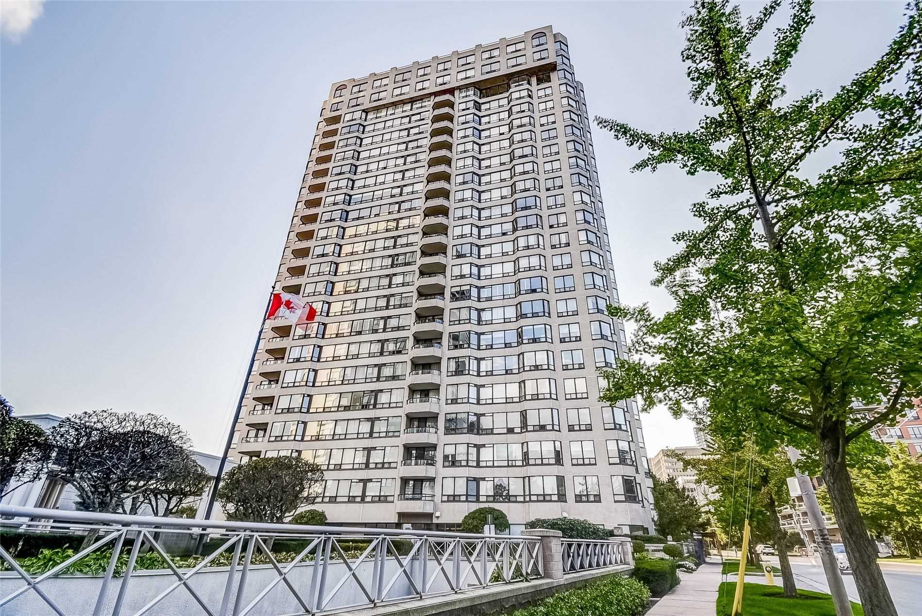 1 Aberfoyle Crescent, #807