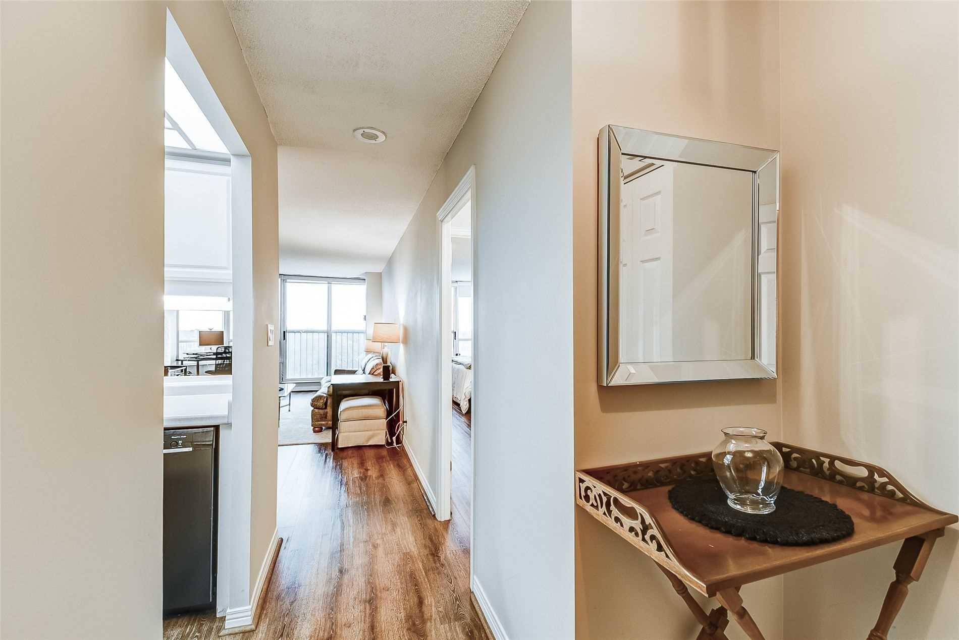 1 Aberfoyle Crescent, #807