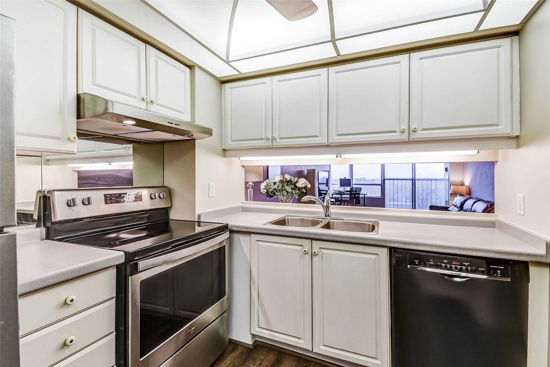 1 Aberfoyle Crescent, #807