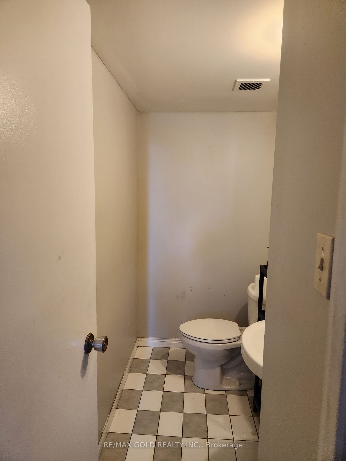 1615 Bloor St E, #210