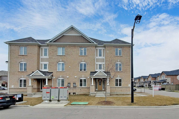 275 Murlock Hts, Milton