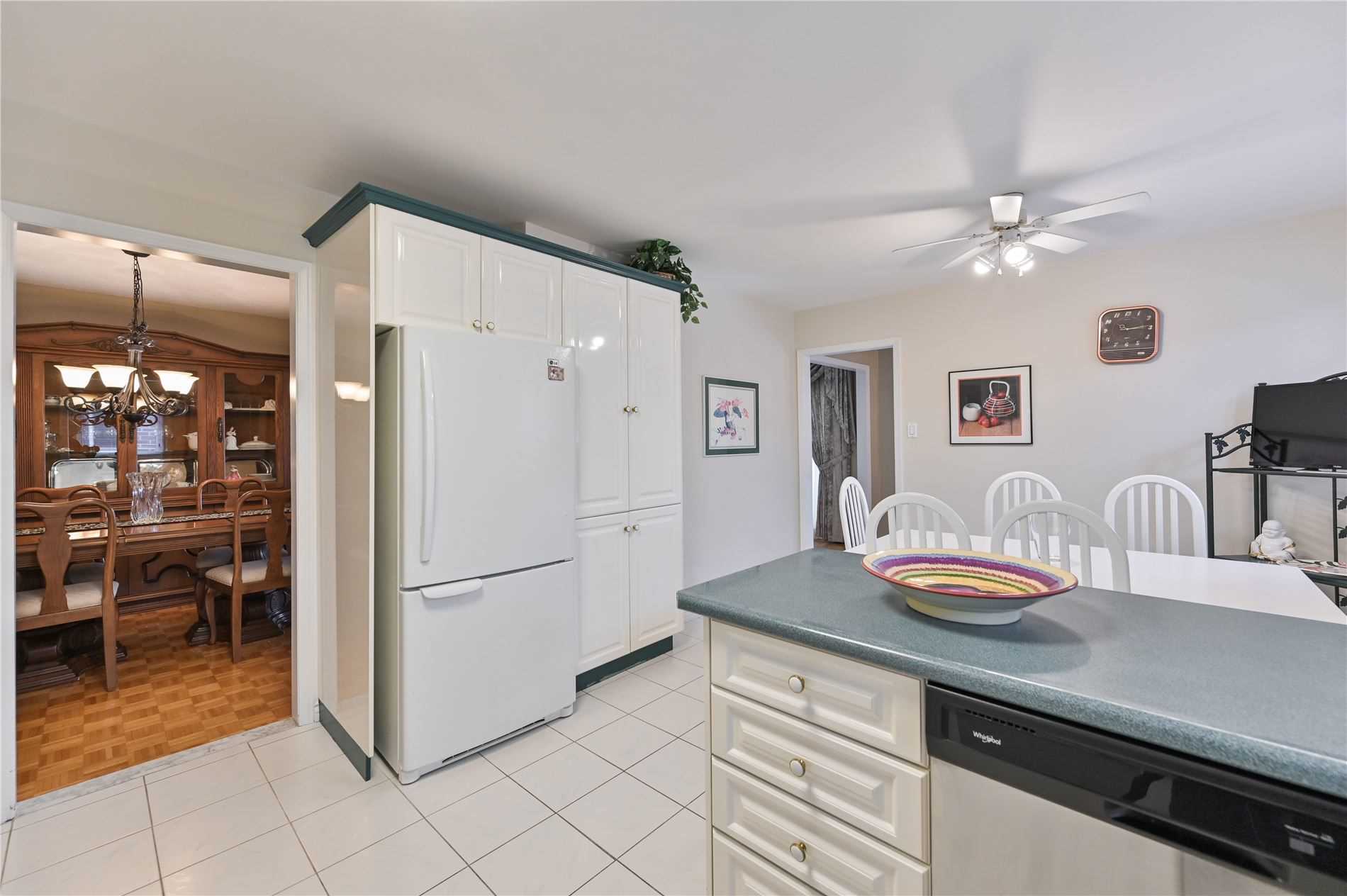 924 Lovingston Crescent