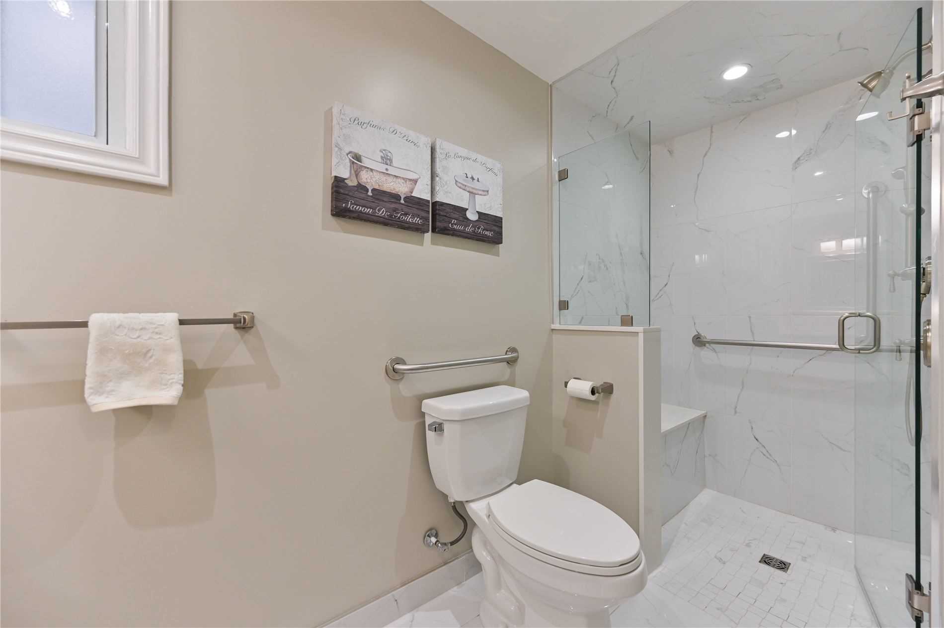 924 Lovingston Crescent