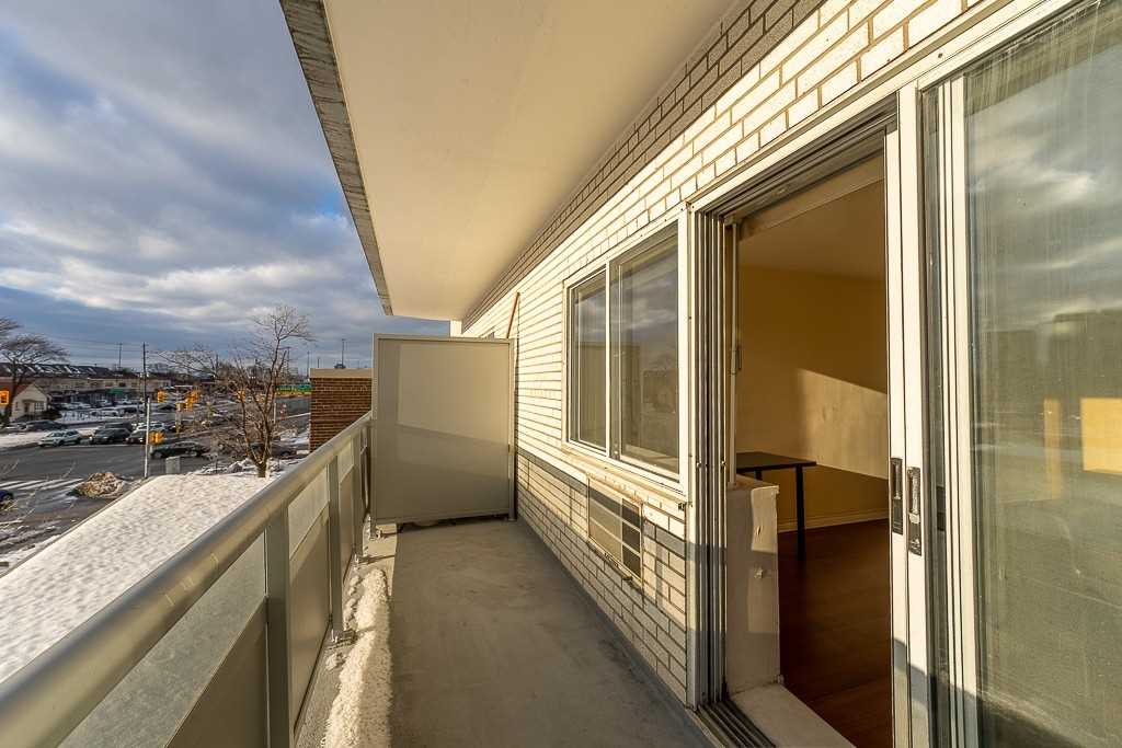 Listing W5937973 - Large Photo # 1