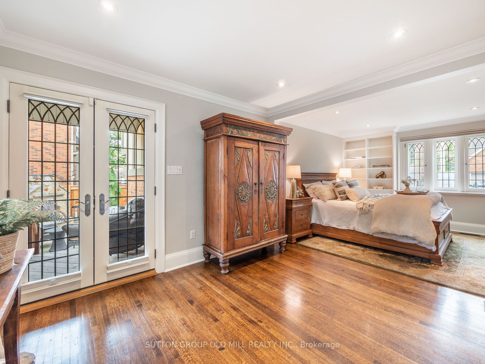 231 Grenview Blvd S