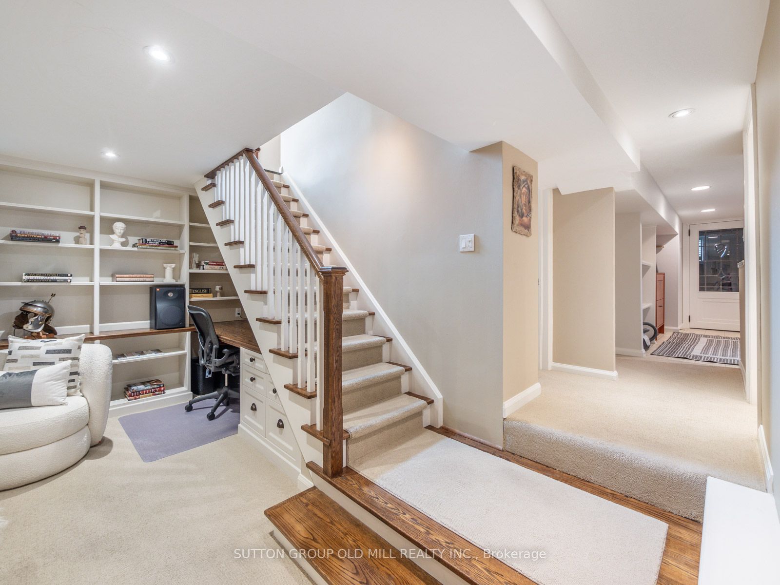 231 Grenview Blvd S