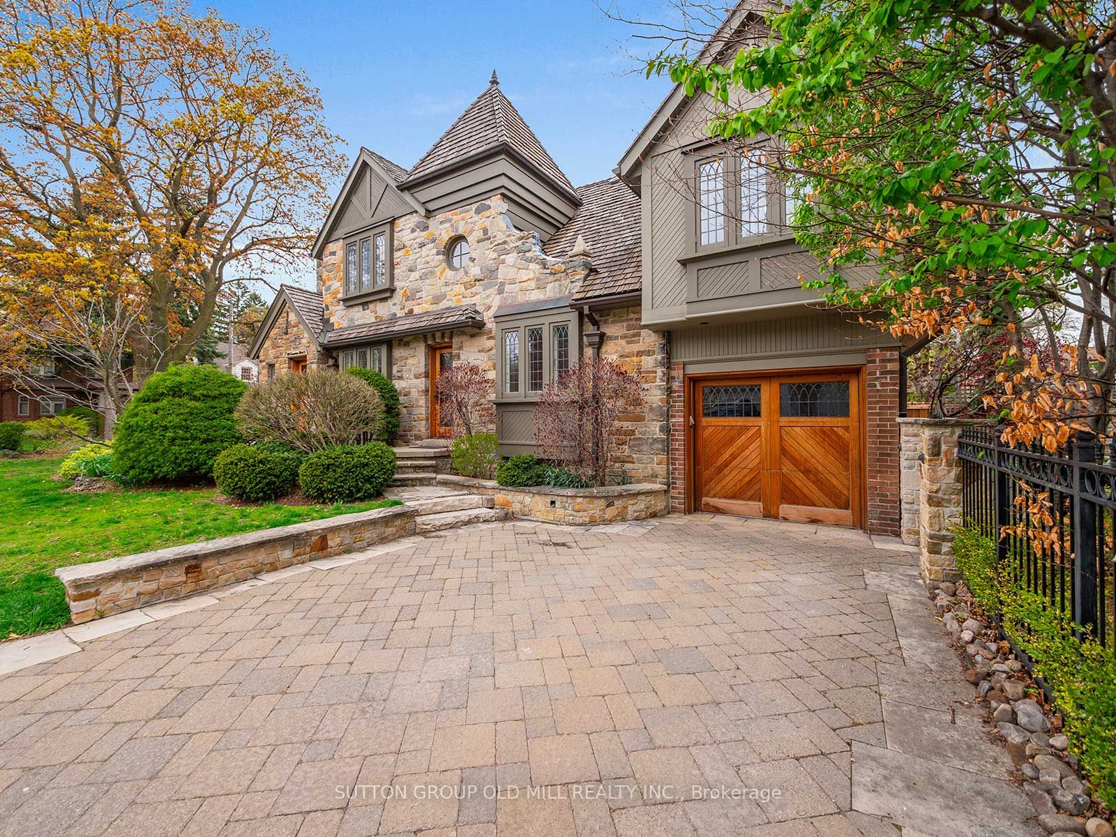 231 Grenview Blvd S