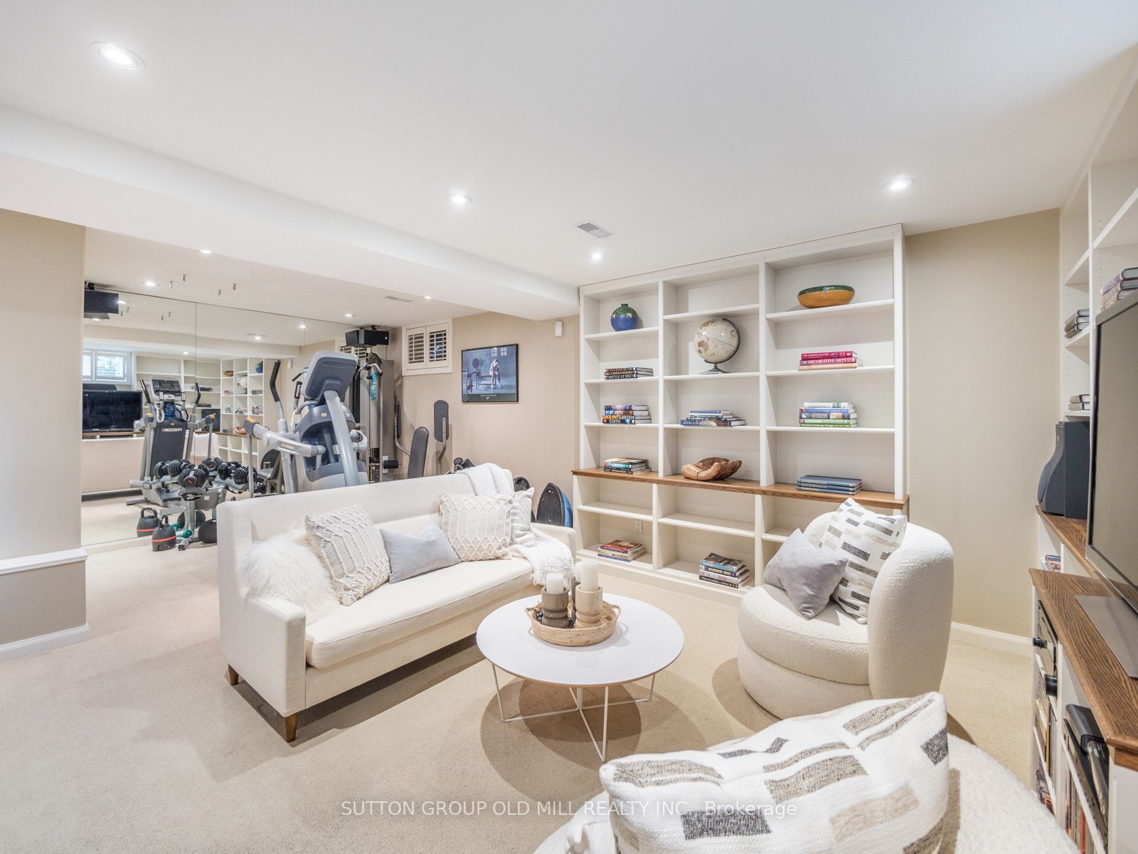 231 Grenview Blvd S