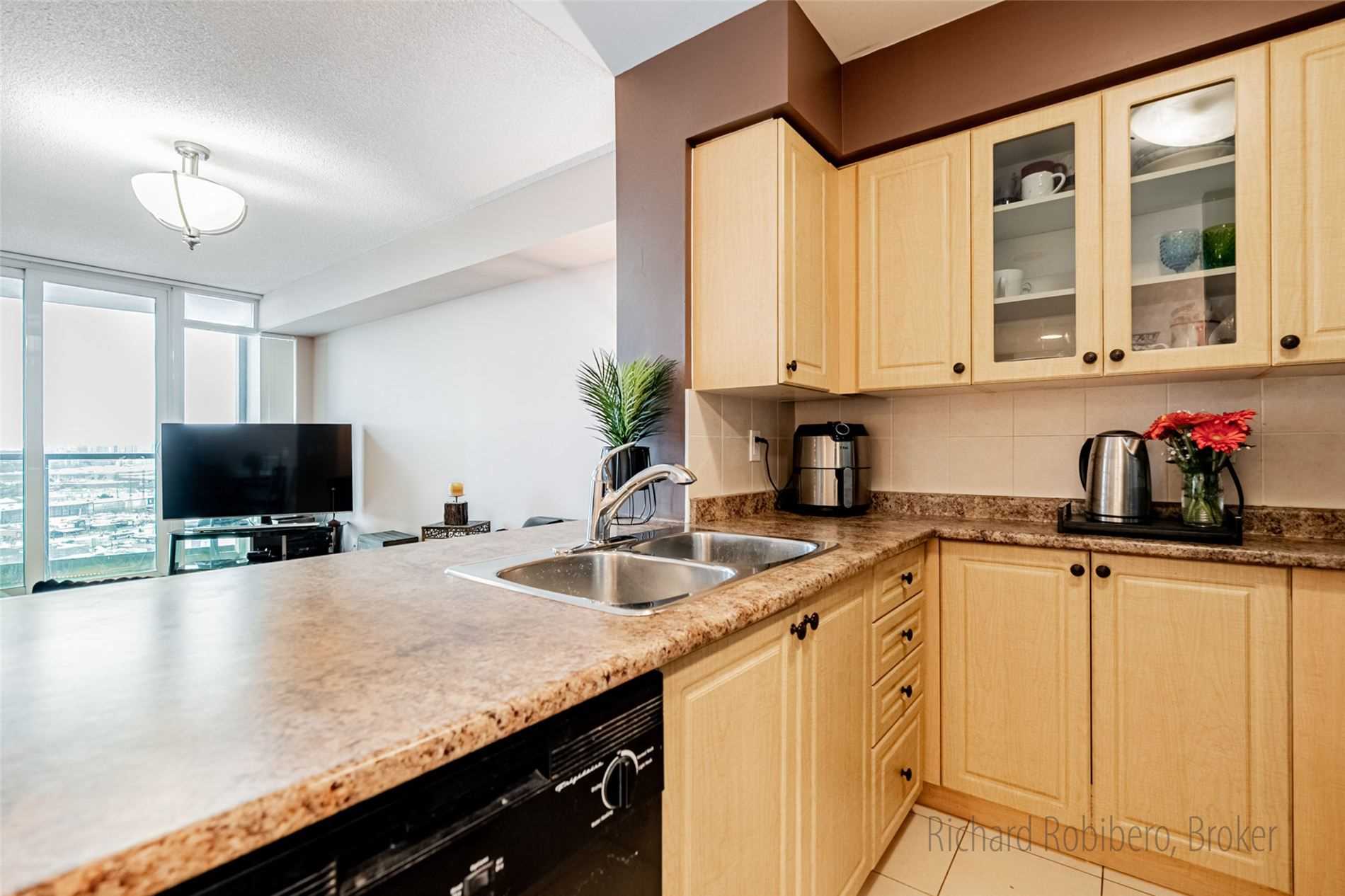 Listing W5938633 - Large Photo # 8