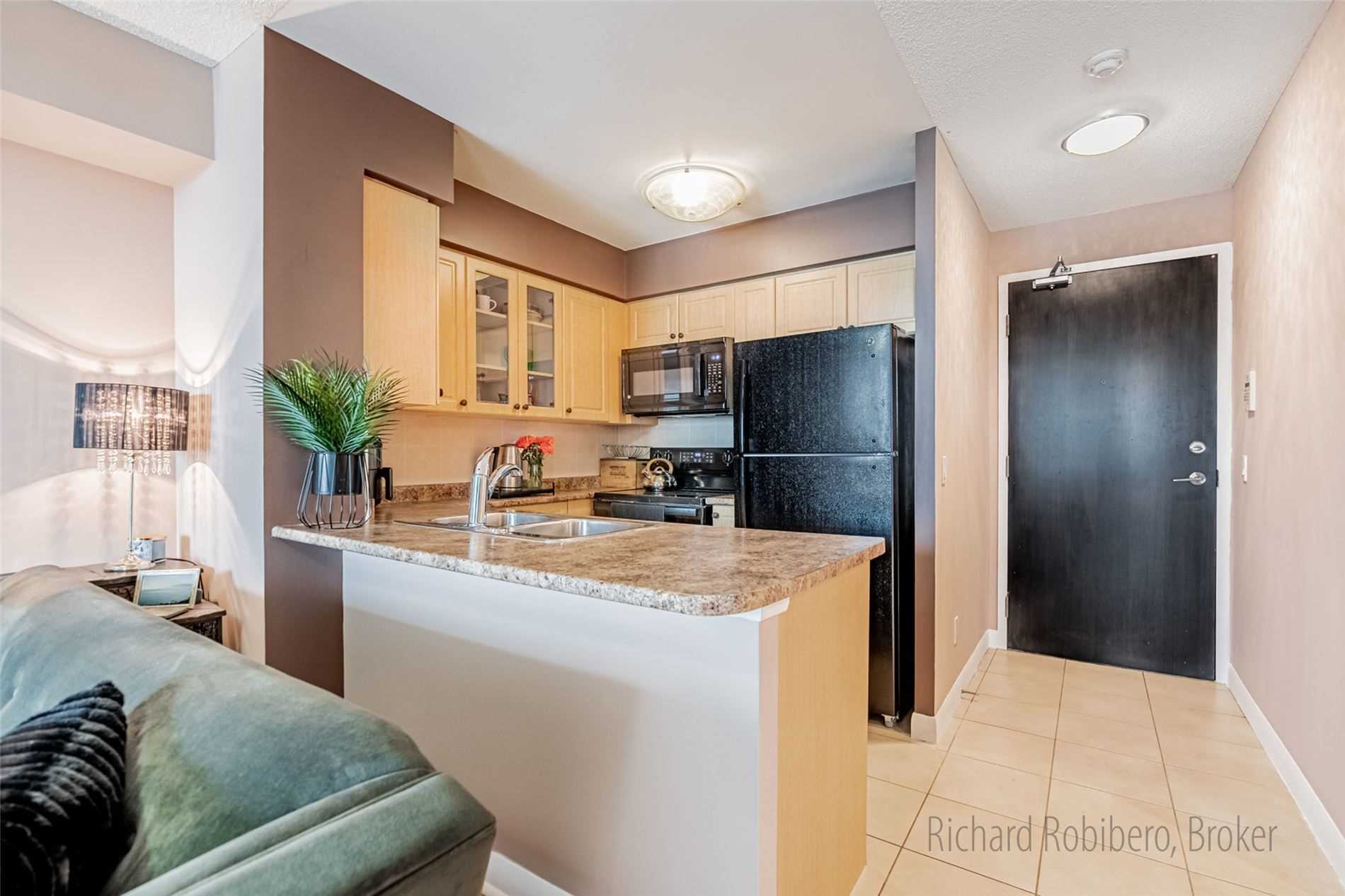 Listing W5938633 - Large Photo # 10