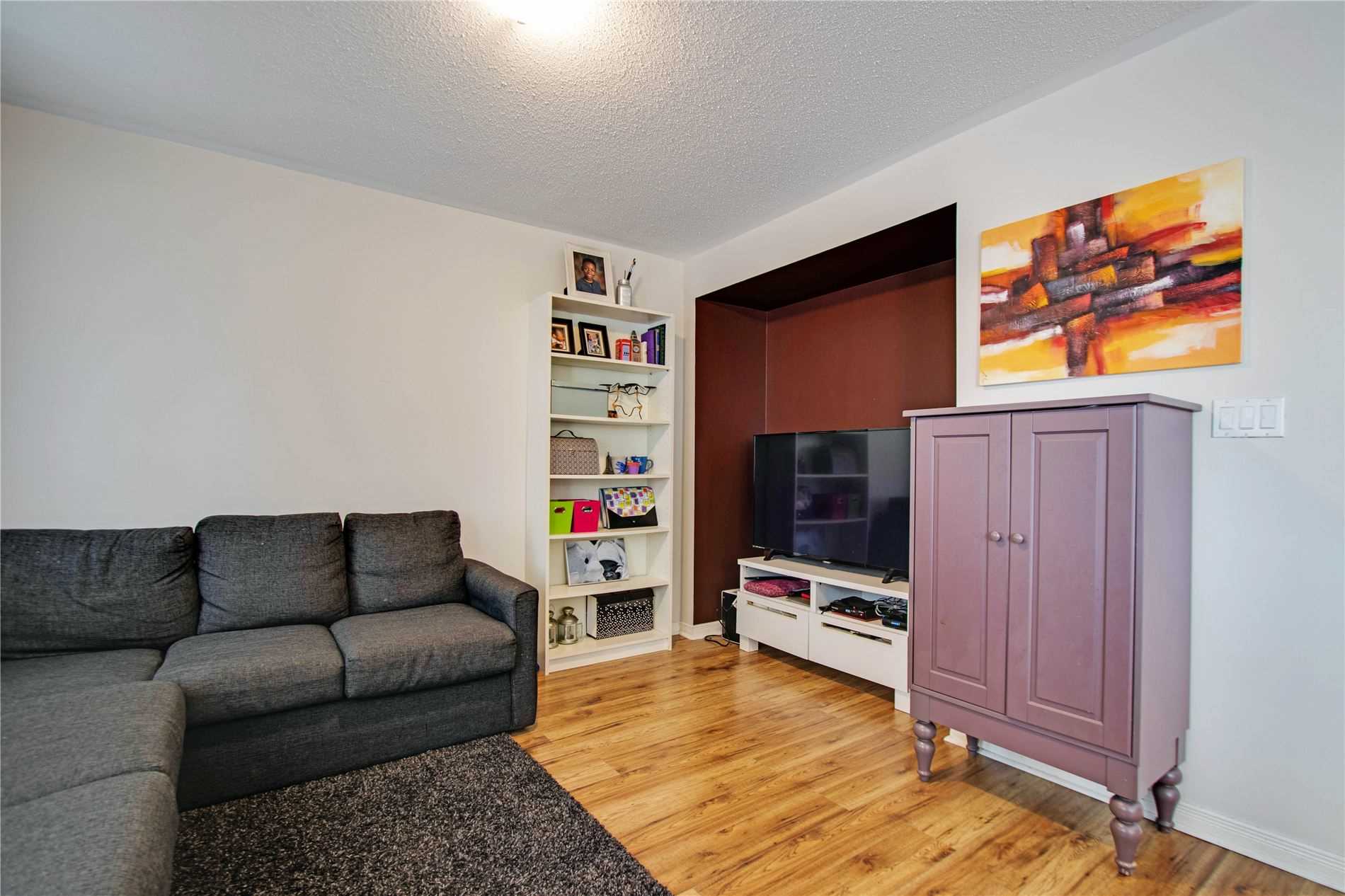 Listing W5938795 - Large Photo # 14