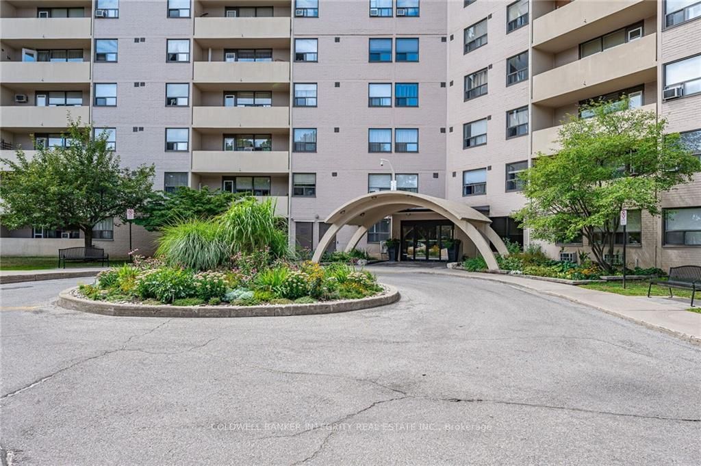 Listing W5939432 - Large Photo # 1