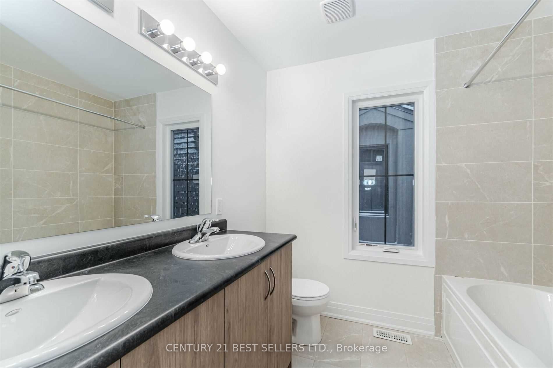 2102 Royal Gala Circ
