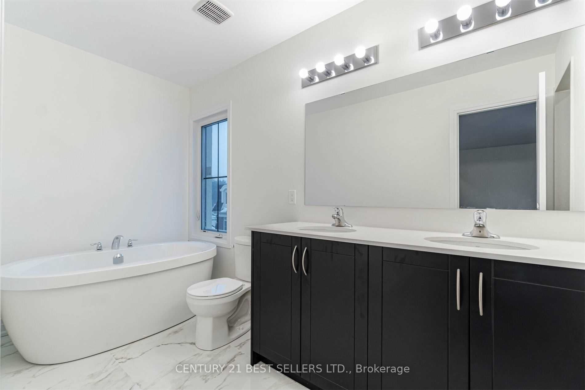 2102 Royal Gala Circ