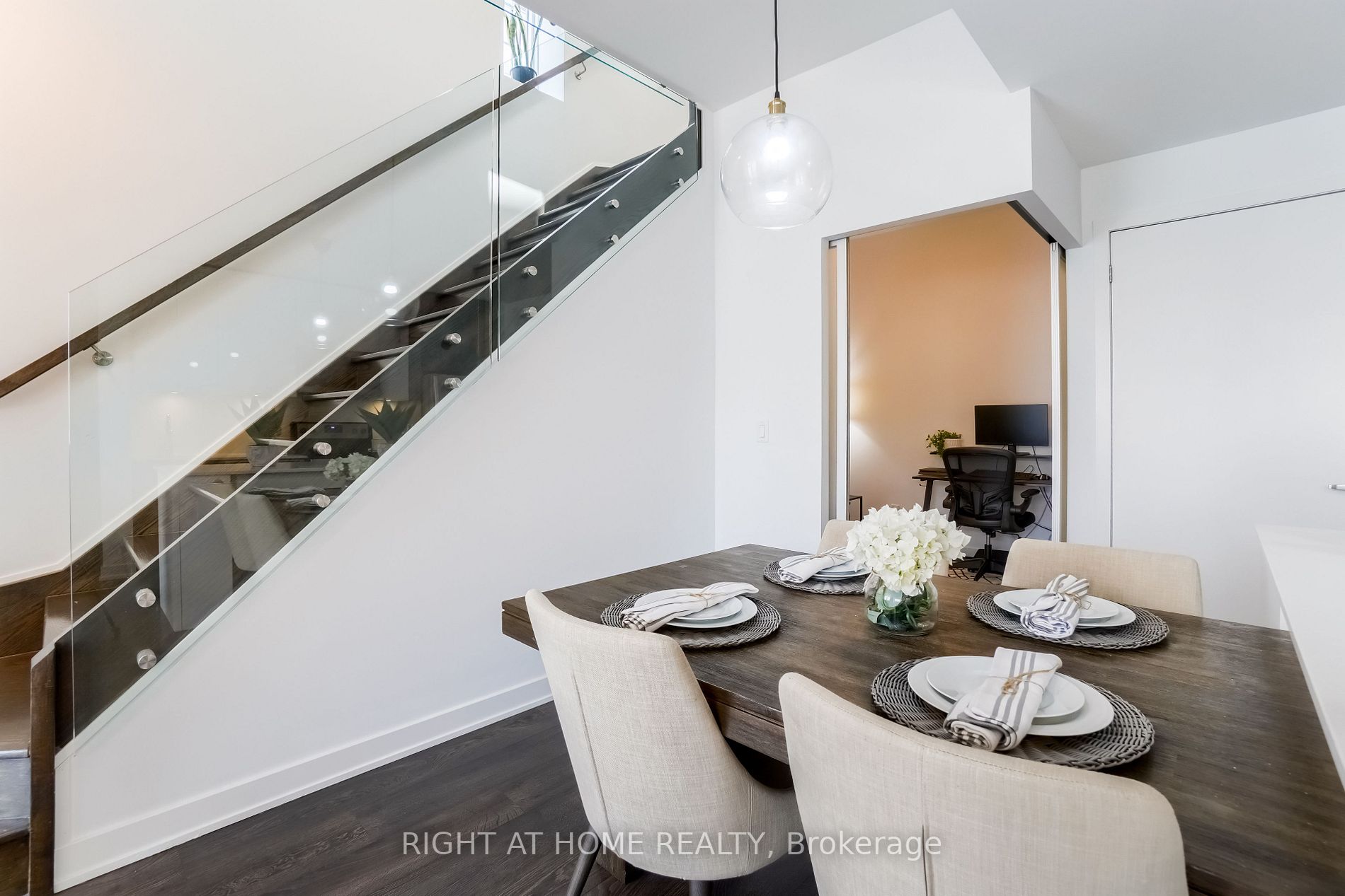 5260 Dundas St, #C221