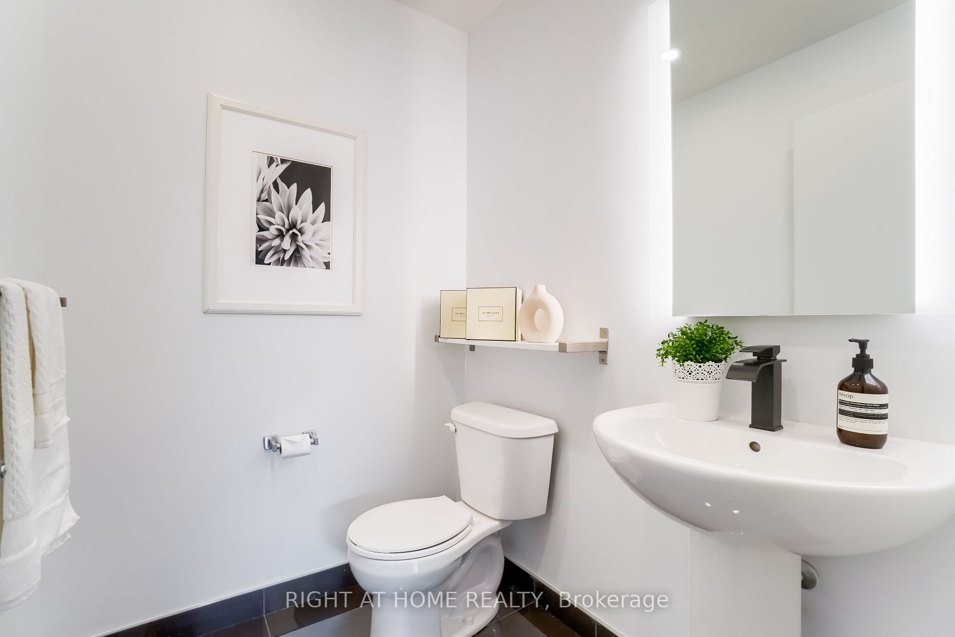 5260 Dundas St, #C221