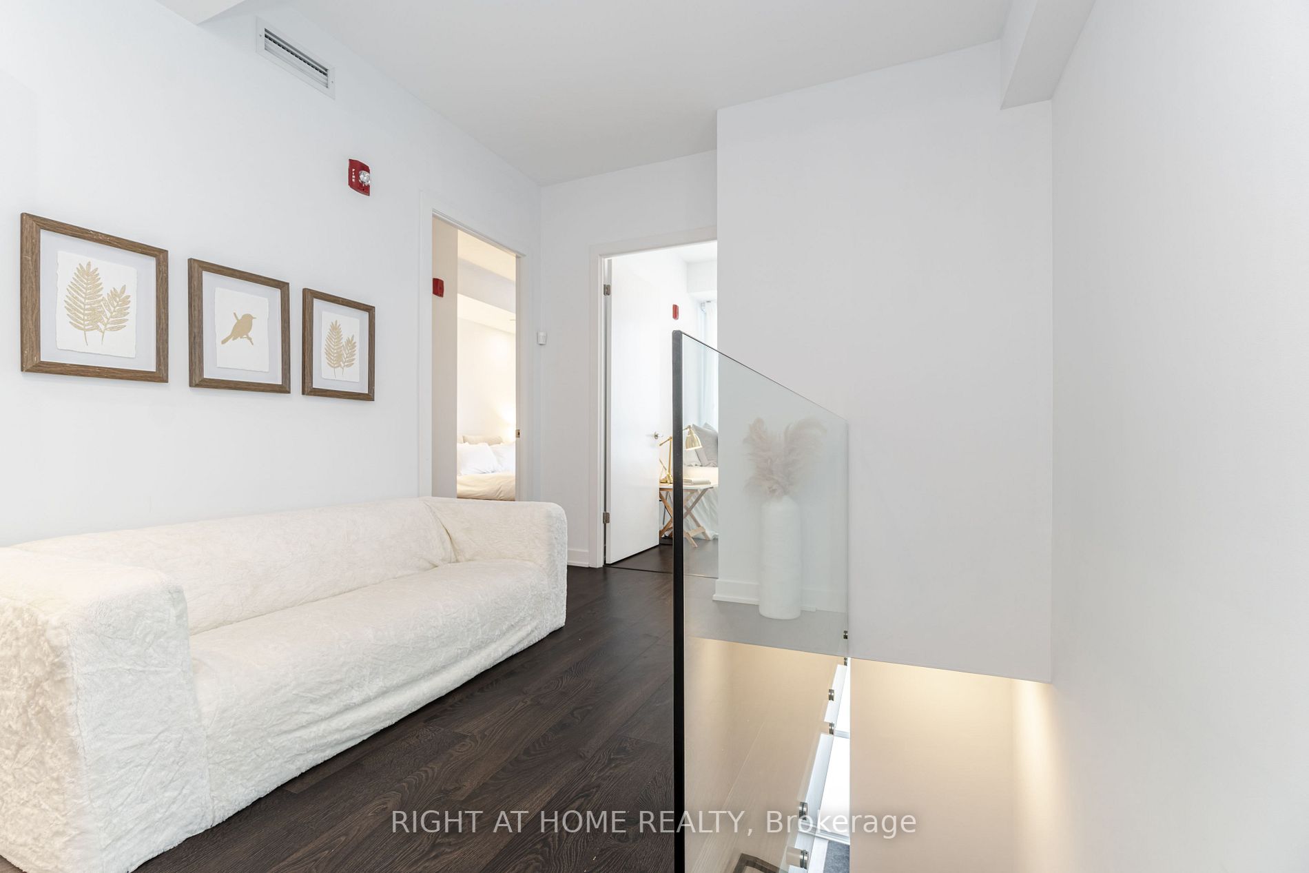 5260 Dundas St, #C221