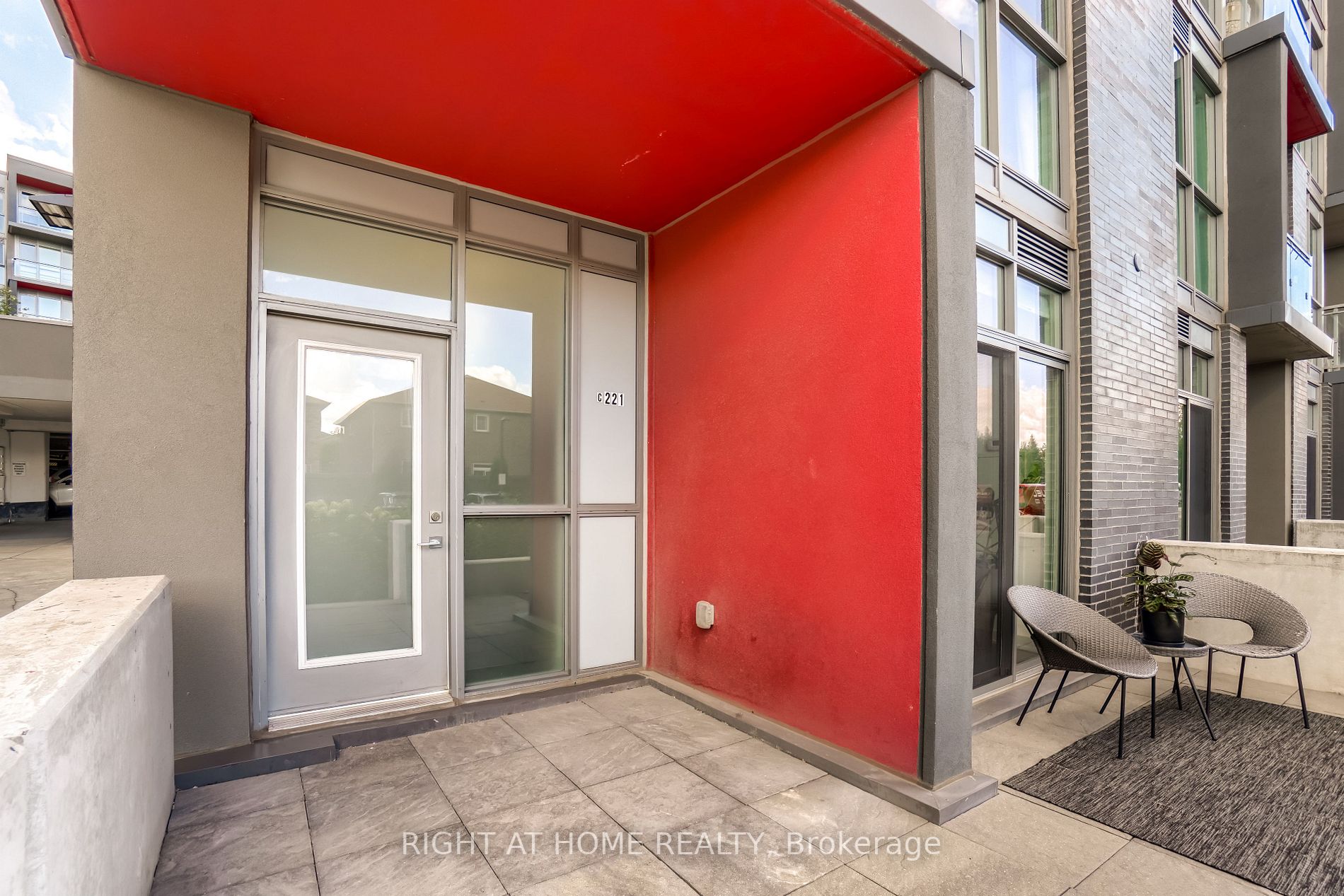 5260 Dundas St, #C221