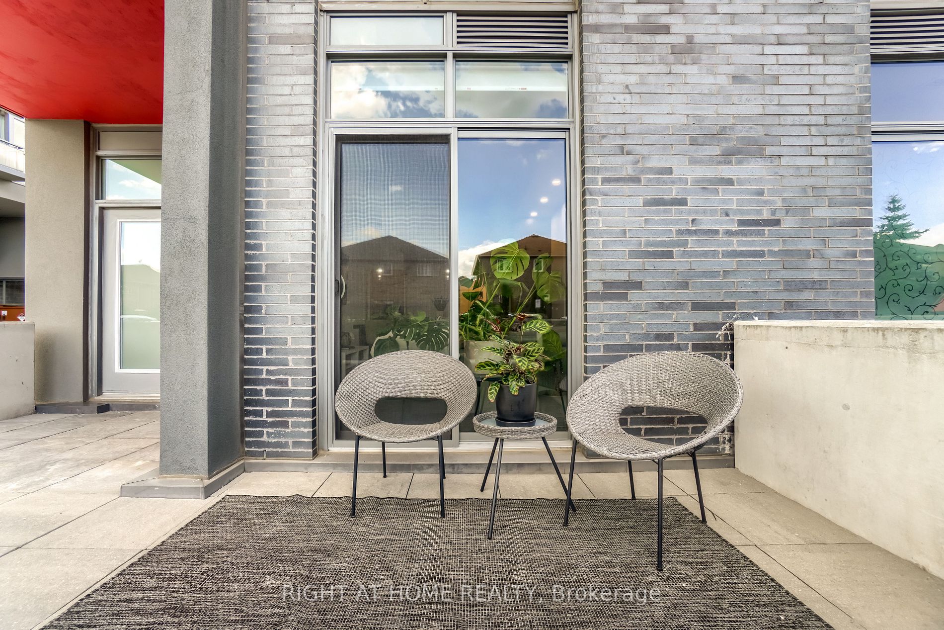 5260 Dundas St, #C221